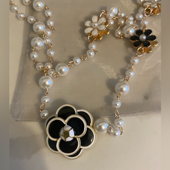 Elegant Pearl and Camellia Flower Number 5 Necklace - Picture 9 of 11